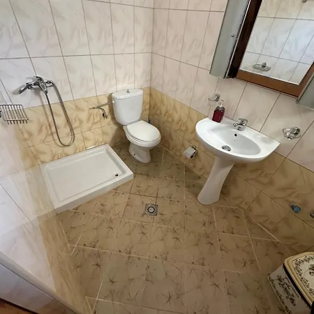 ゲストハウス Albi's クサミル