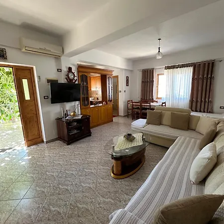 Albi's ゲストハウス クサミル