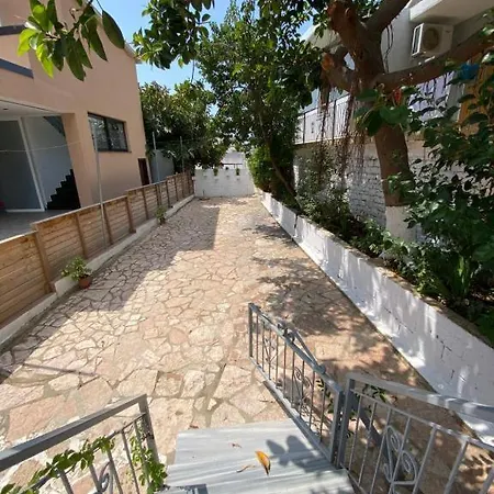 Albi's Guest house Ksamil